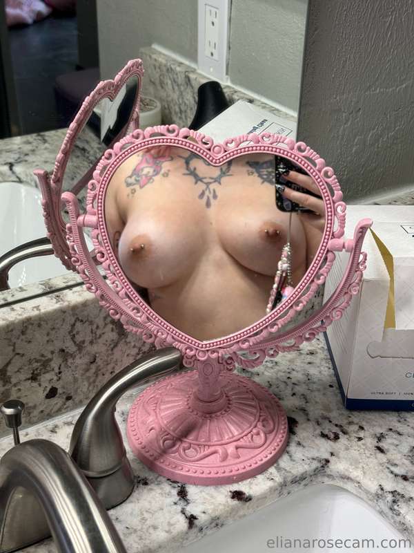 Obsessed with this mirror 🥺