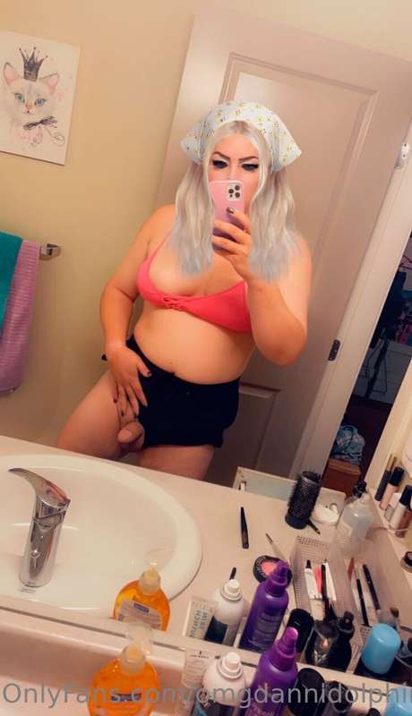 Geeky sluts do it best. 🧡 4
