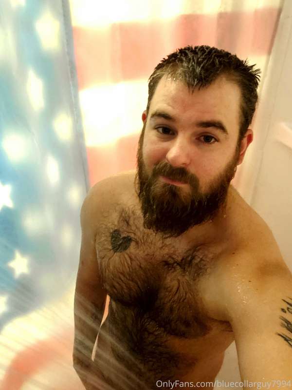 Who needs a shower buddy?? 👀👀