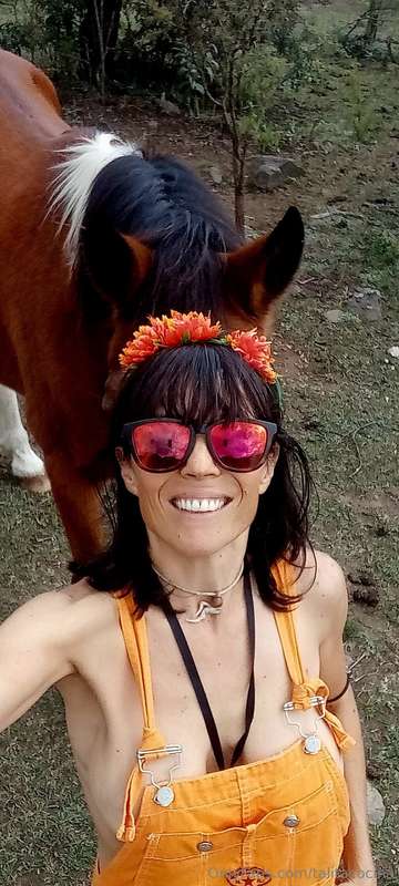 Auro & Yo Siempre agradecido cuando le traigo flores campani.. 1