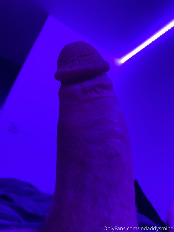 Up late at night and horny, so naturally dick pics and a cum.. 3