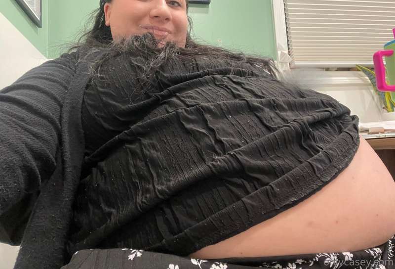 I’m honestly becoming a complete spectacle. A belly this big.. 2
