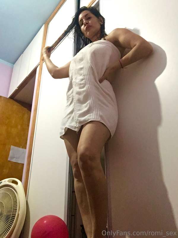 Hello darling!!!  Here to rest for a while.  The shower rela..