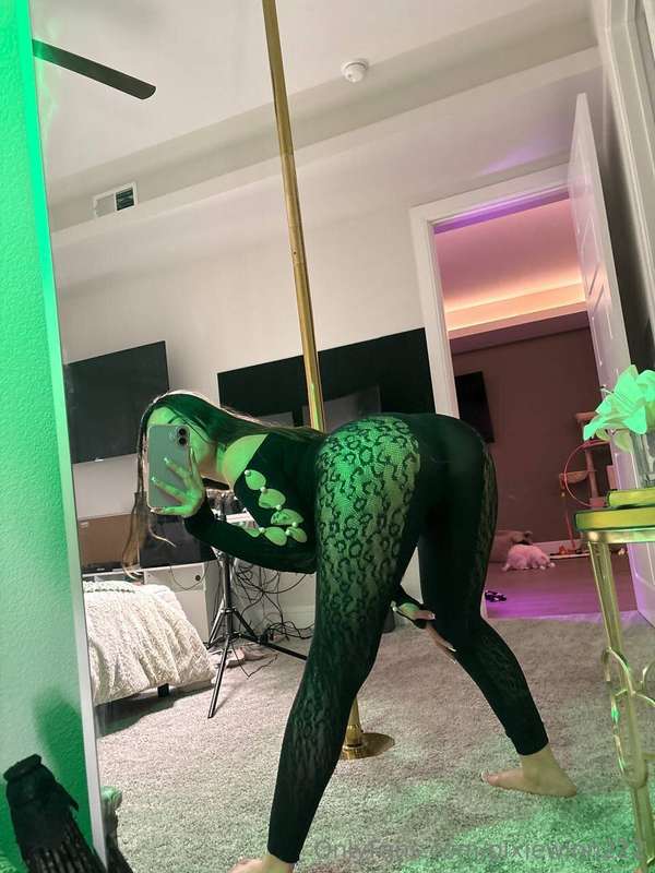 You better slide in my live rn 😈https://onlyfans.com/pixiewi..