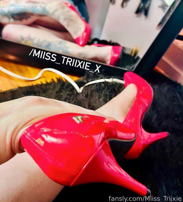 Miiss_Triixie - Fansly - 26 Nov, 2024