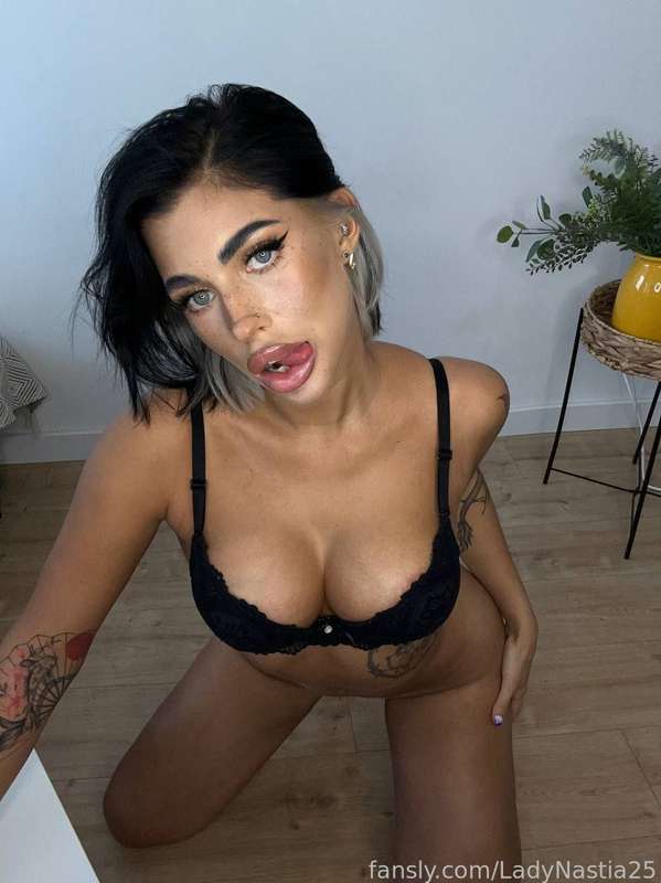 Ladynastia25 - Fansly - 12 Sep, 2024 8