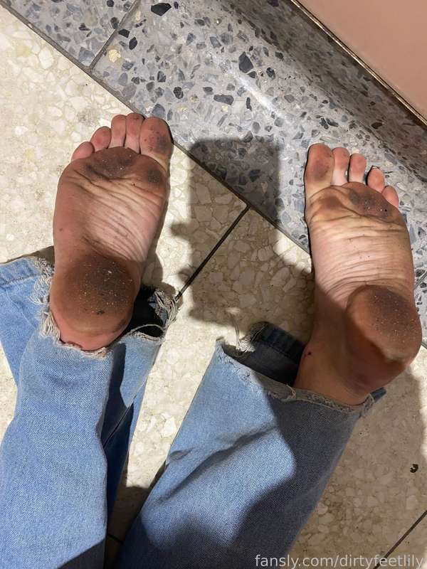Dirtyfeetlily - Fansly - 22 Mar, 2025