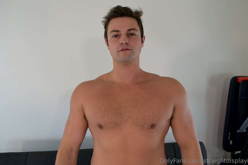 🚿 CHARLIE Swipe to take the shirt off ➡️ 1