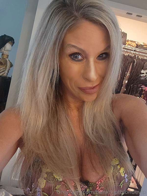Video calls today. Message me to schedule yours 😉❤️