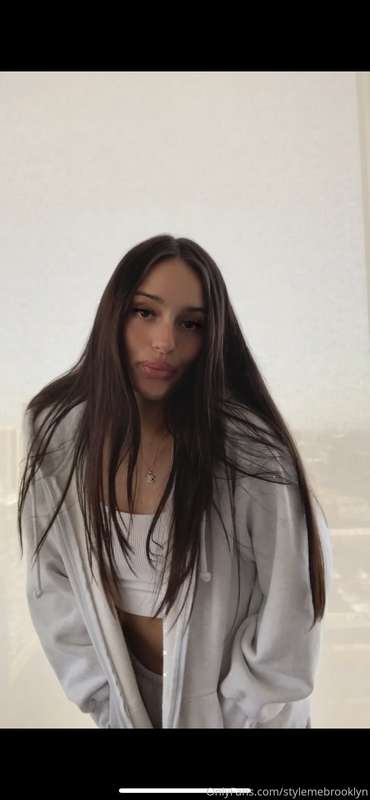 🌞ZIP-UPS🌞 Zip-ups are so nice to have especially in spring w.. 6