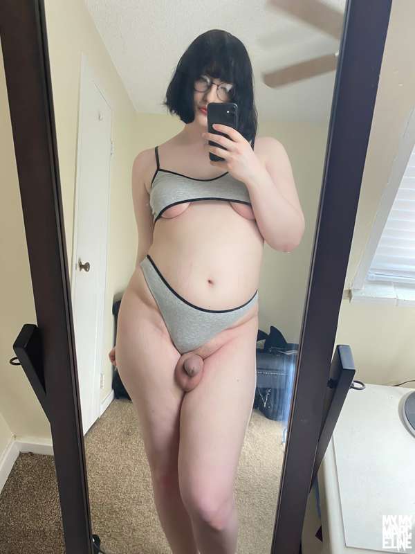 📷🤍[Gray Panties Selfies]🤍📷
Some selfies actually showing off.. 12