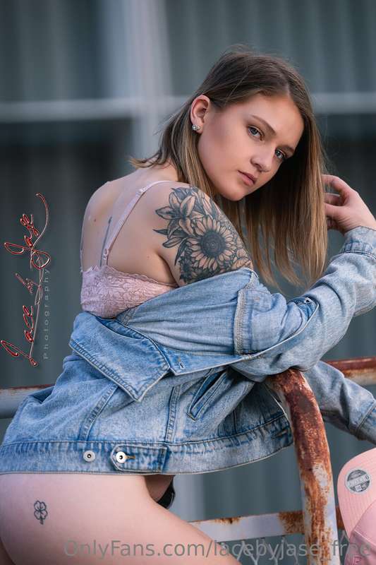 Free Set. 10 Images. 6
