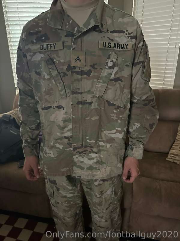 Several people have asked about full uniforms - here is an e.. 34