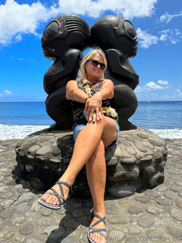 Been so busy running from island to island doing touristy th.. 2