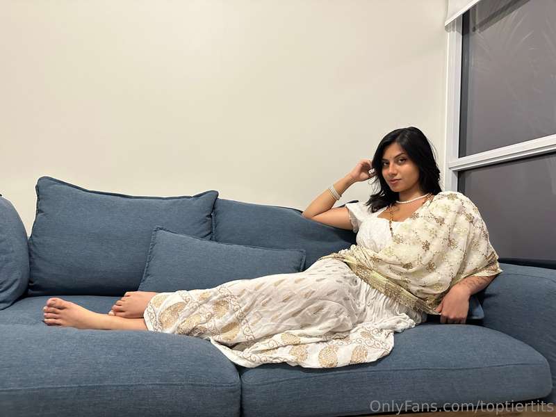 Desi Girlfriend's Secret Desire: SFW Photo Set 1

Model: @th.. 2