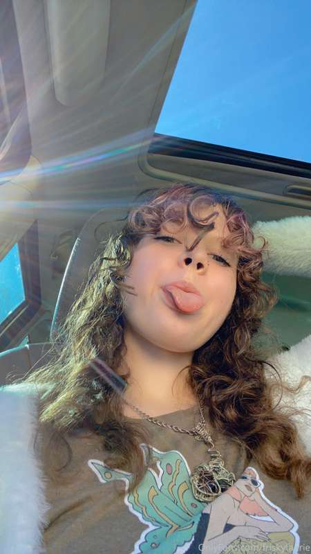 Here’s a little selfie montage in a parking lot cuz I felt c.. 8