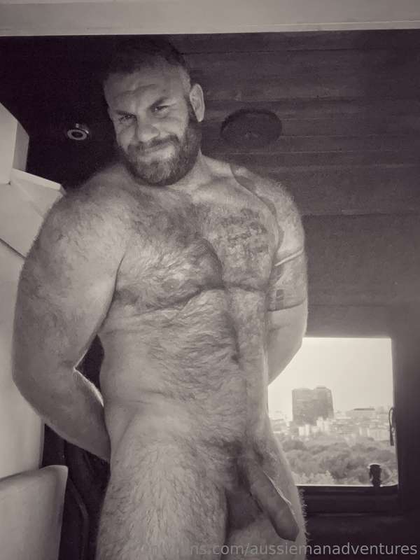 For the people who enjoy black and white nudes !! 