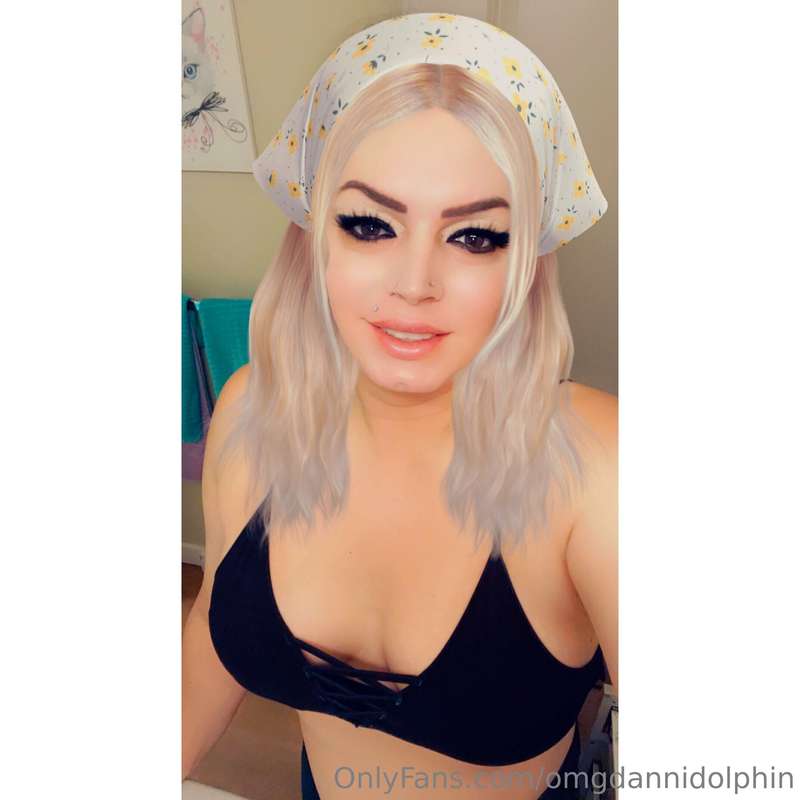 I’m a social media slut 🤓🐬 21