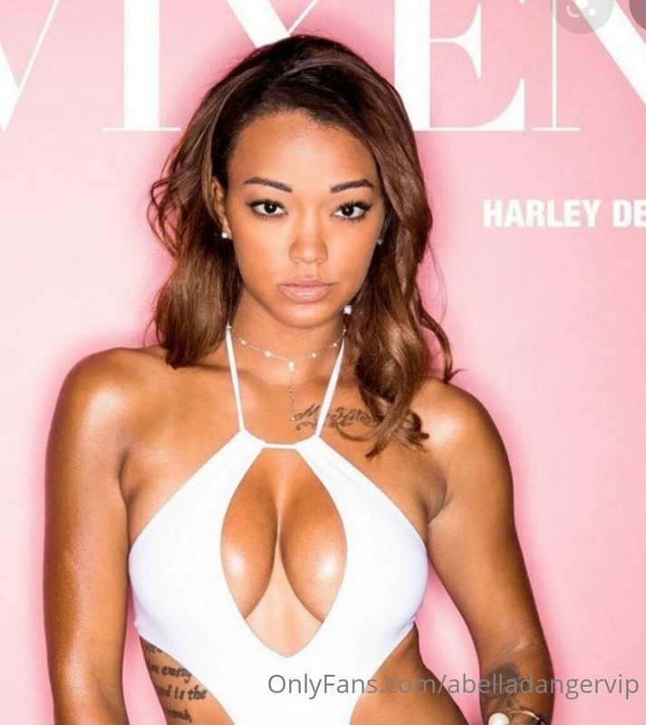 Only being offered on VIP , sexy  video from my shoot with m..