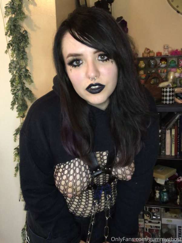 What happens when you get your goth gf home 🥀 7