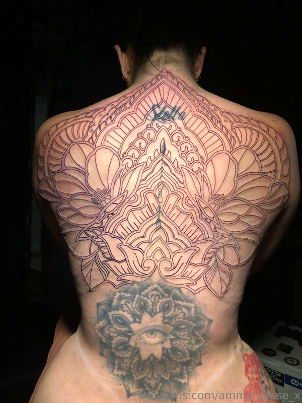 How is my new tattoo? I'm recovering from the first session ..