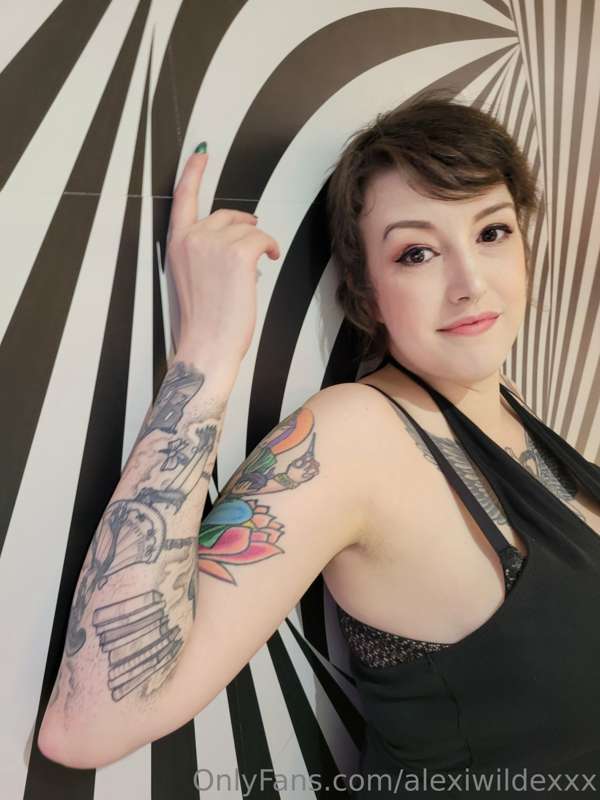 Alexiwildexxx - Onlyfans - 30 Apr, 2023