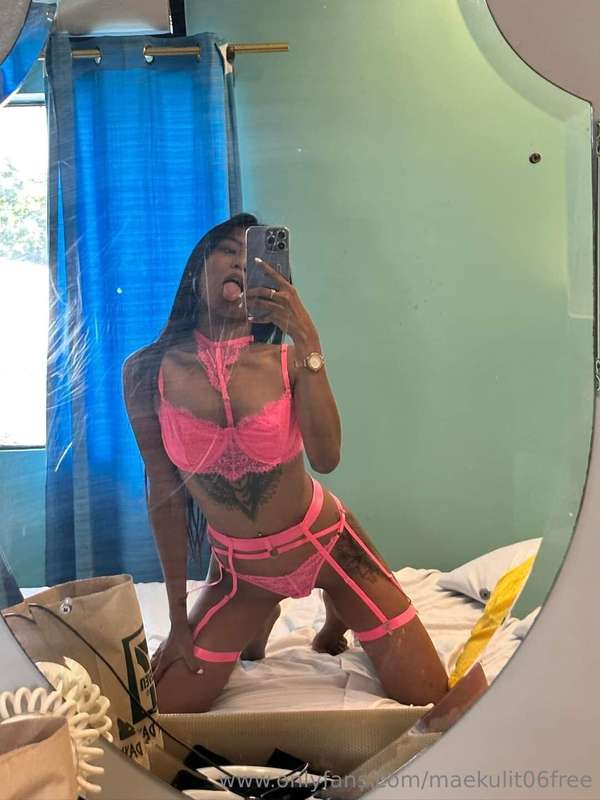 Feeling pretty in pink 💕✨