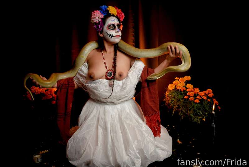 Frida - Fansly - 03 Nov, 2021 1
