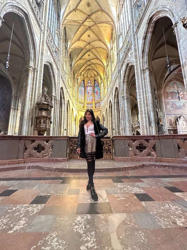 Habibi come to Prague 🇨🇿🇵🇰 Keep swiping to see my tiddies 🙈 .. 35