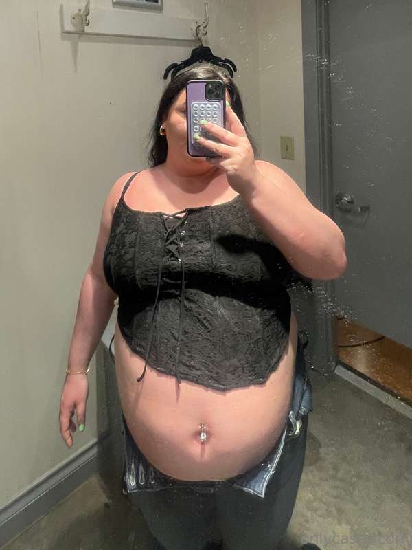 You know what’s stupidly hot? Going into a plus size store l.. 2