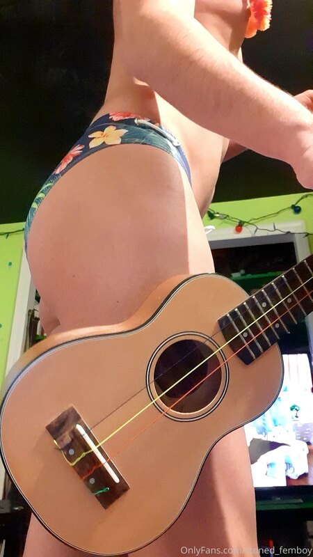 ? Aloha! I'm Nikki and I'll be your island guide ? 5