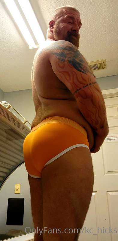 Tanning Hump Day pics😜🍑🍑 5