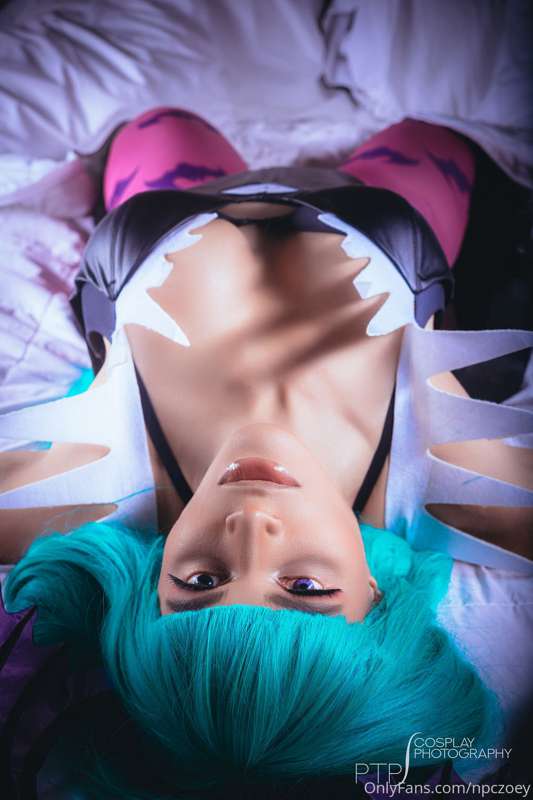 Morrigan Darkstalkers Cosplay