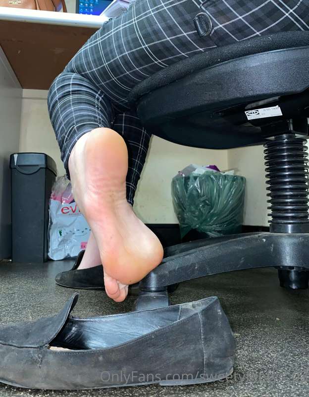 Those flats stink 😅 7