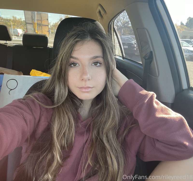would u be down to watch my high school sex tapes?? Tip me $..