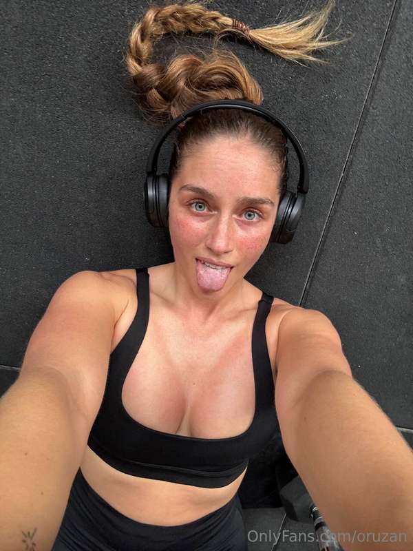 🤤אם אתה אמיץ תשאל אותי בפרטי מה עשיתי באמצע האימון כשנשארתי ..
