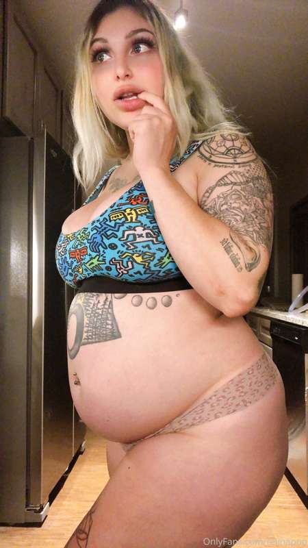 Maybe my biggest belly ever!! chugged white claws, had 2 don.. 12