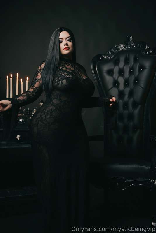 Day 9/31 days of Halloween | Morticia from the Addams family.. 3