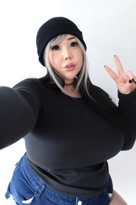 can i please be your big boob goth girl friend :p 6