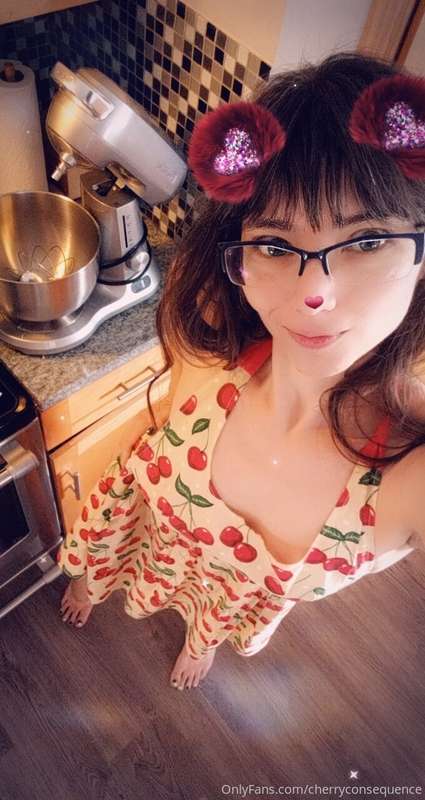 Today I'm warming up in the kitchen! On the menu:  Carrot cu.. 3