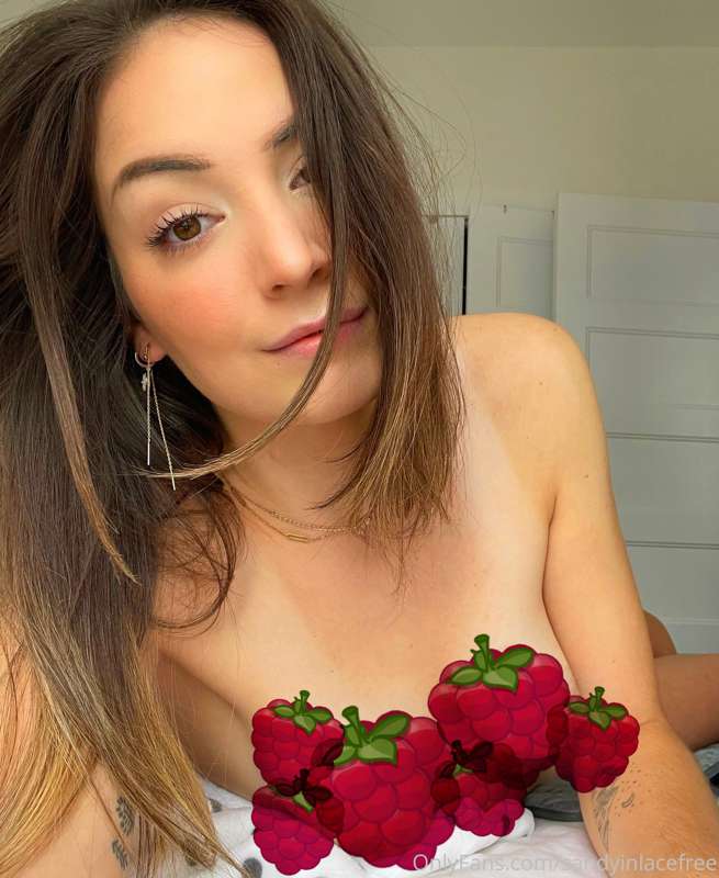 Hello beautiful people, 
My old IG was taken down (I’m v bit..