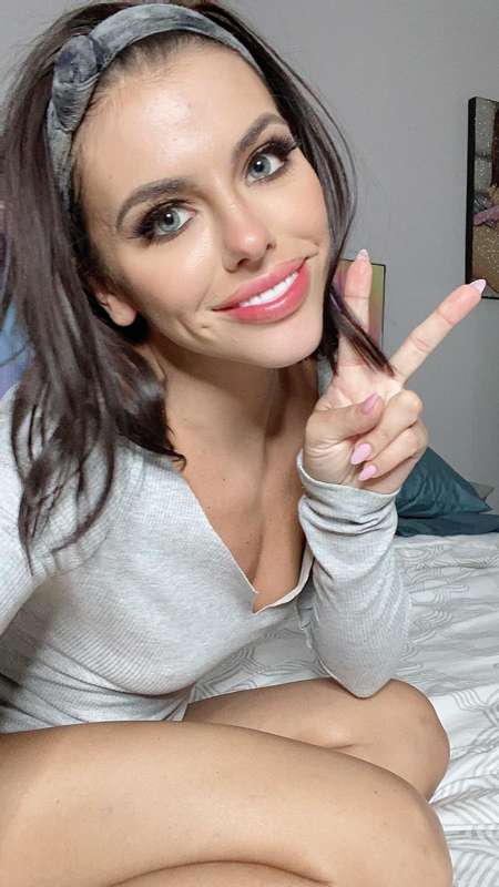 Who else is excited because it's the weekend?! DM me and let..