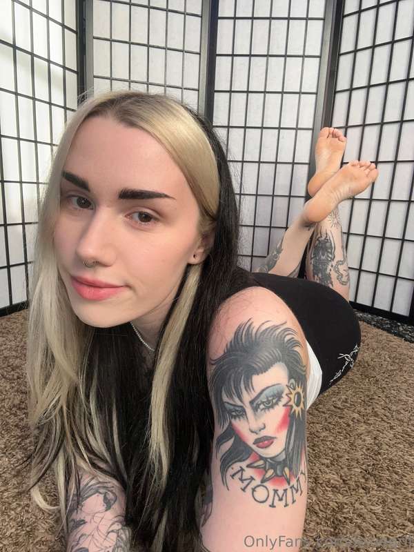 Have some pose for today 😈 3