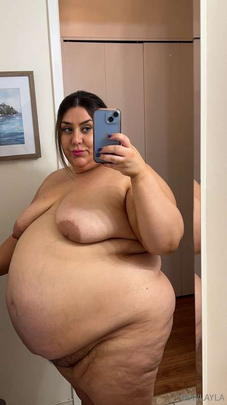 New nudes and omg I always look so much fatter with my hair ..