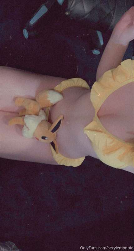 New outfit and Stuffie Lewds 

Tips appreciated 2