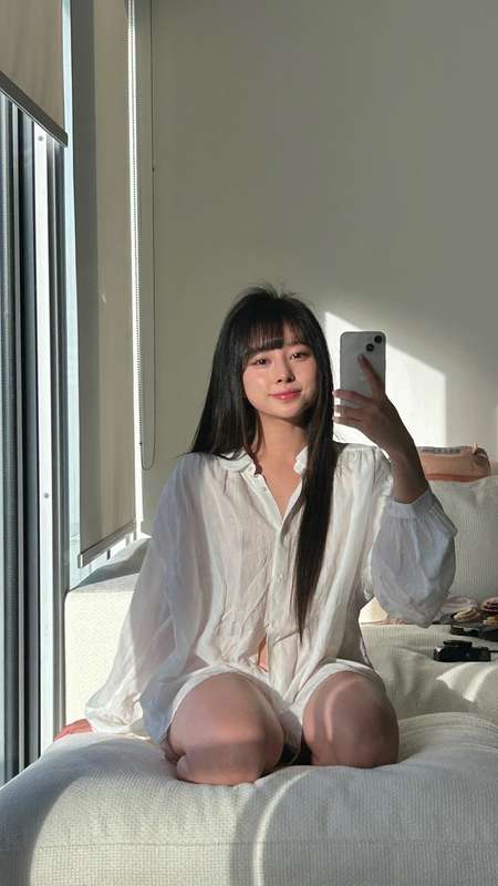 Ethereal mirror selfies :) am I your goddess? 👼