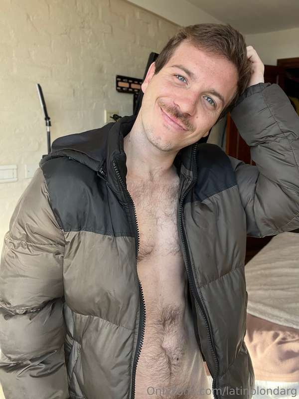 Do you like me naked with a jacket on?😏