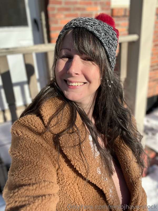 Snow day!! ❄️  Should I get some outside pics??