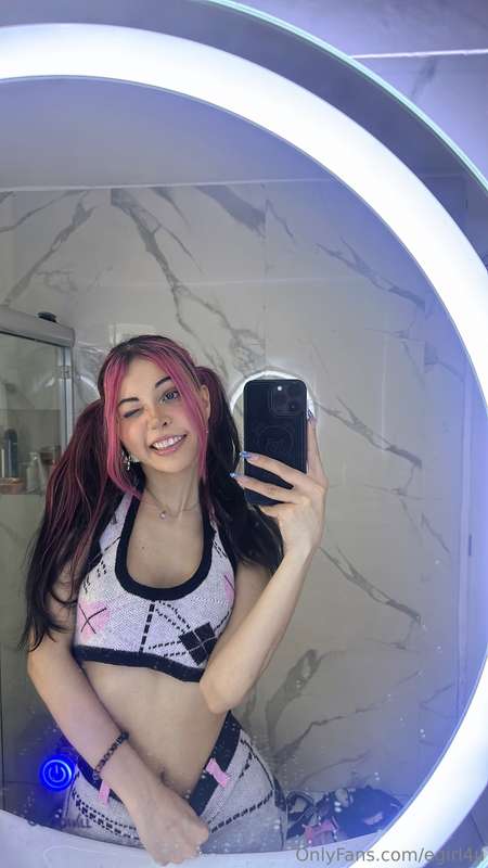 Is this outfit hot for content?  I mean this is an outfit I .. 1