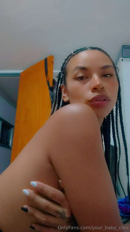 I'll wait for you in my DM, baby 